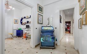 Holiday Jeans Apartment